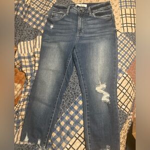 KanCan distressed Capris size 7/27